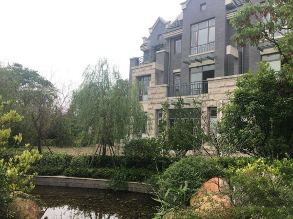 為揚州運河名墅業主提供全屋鋁包木窗案例